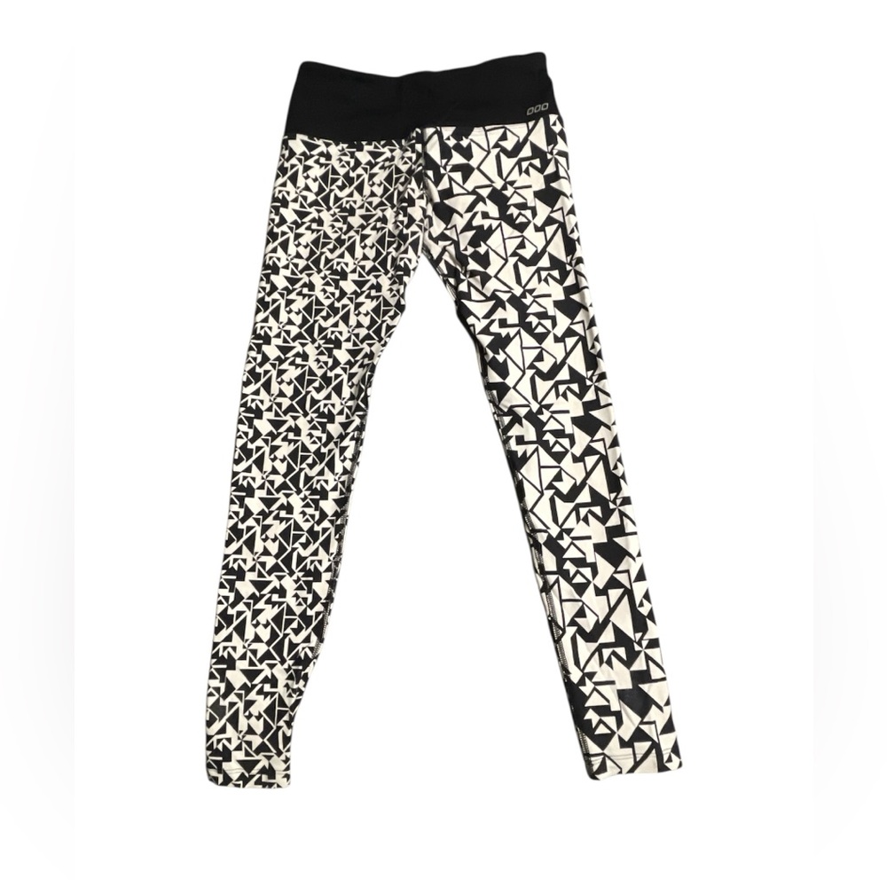 Lorna Jane Black and White Geometric Leggings